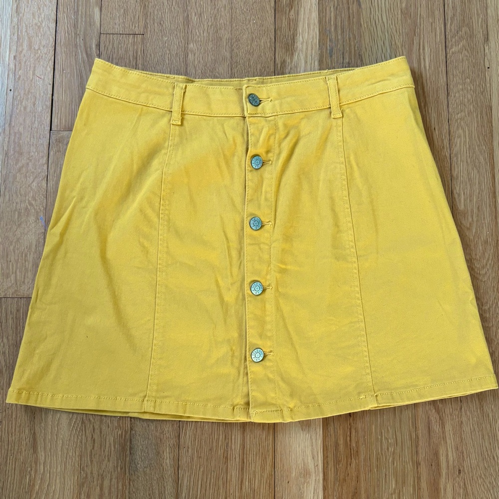 🔹3/$15🔹 Yellow Skirt with Buttons Celebrity Pink LA Designer